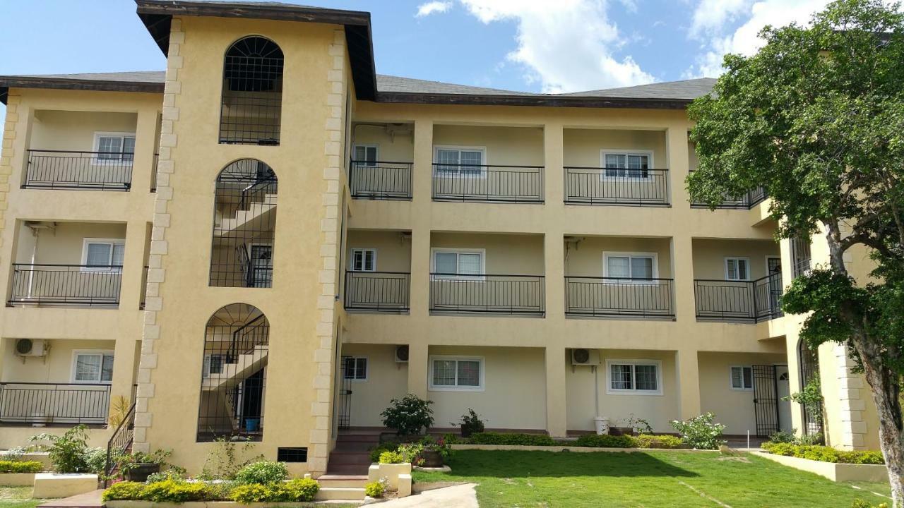 Donhead New Kingston Apt 3 Exterior foto
